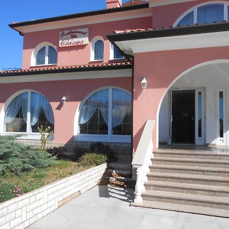 Apartments And Rooms Villa Chiara Krnica Exteriér fotografie