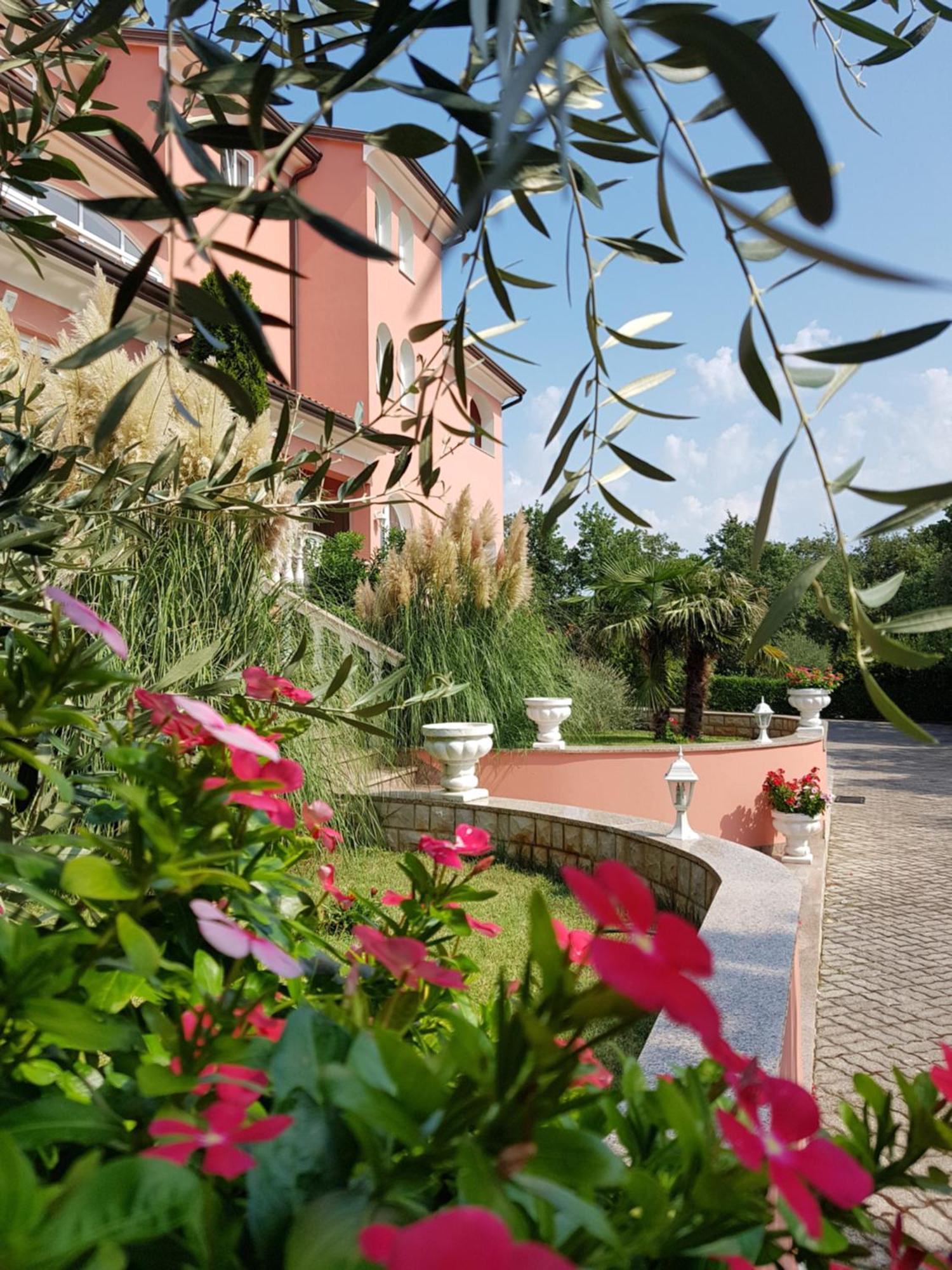 Apartments And Rooms Villa Chiara Krnica Exteriér fotografie