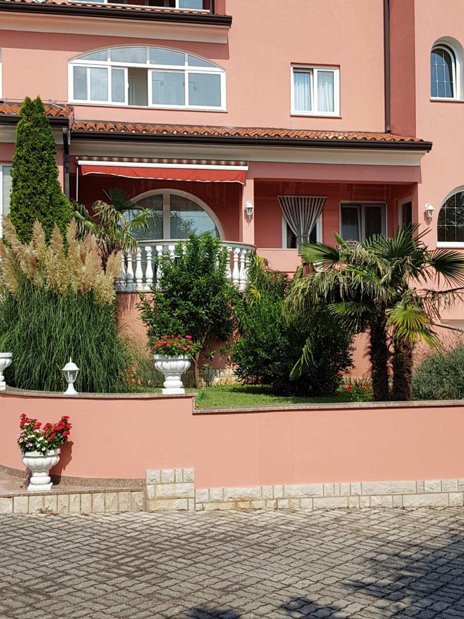 Apartments And Rooms Villa Chiara Krnica Exteriér fotografie
