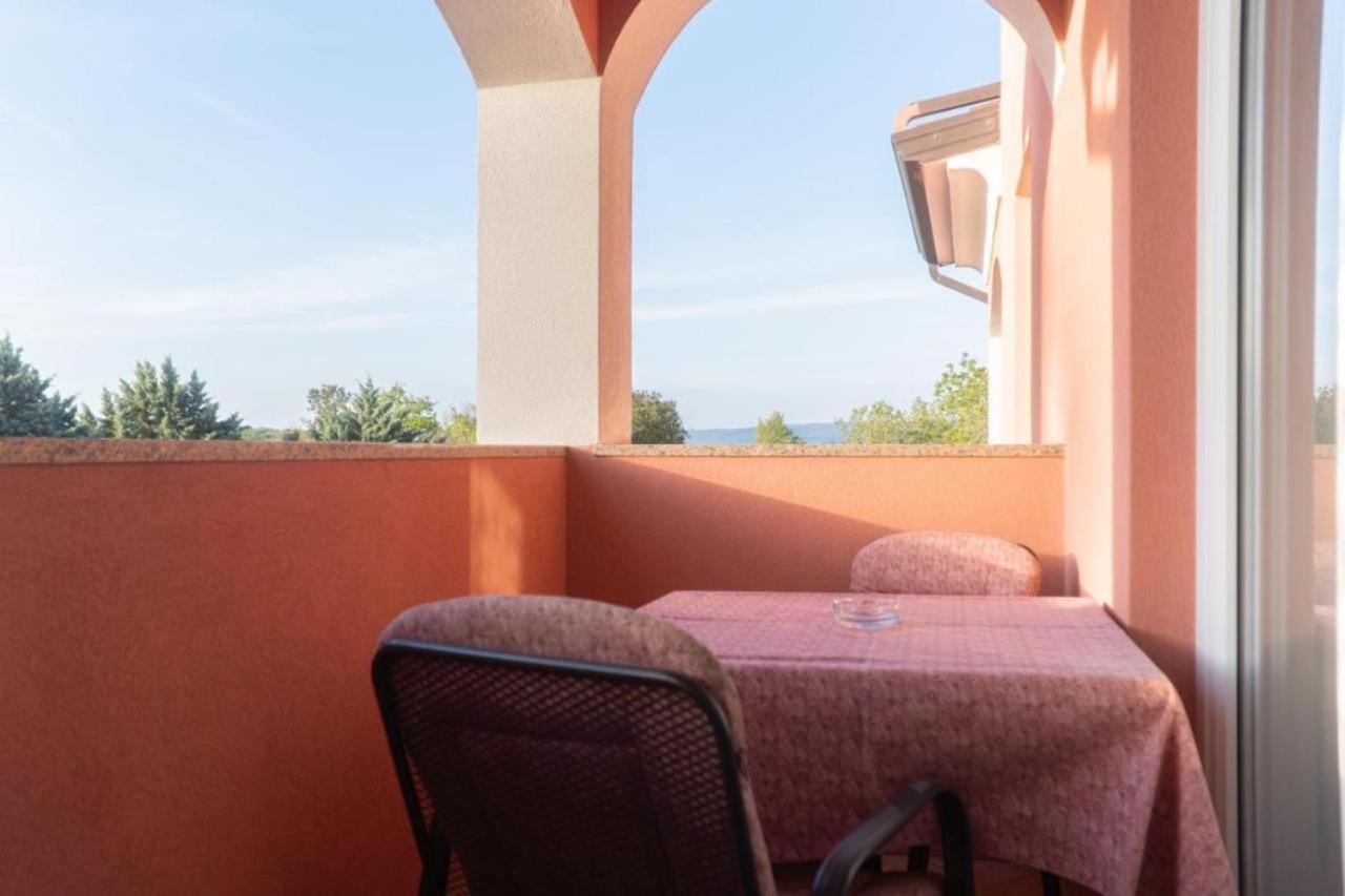 Apartments And Rooms Villa Chiara Krnica Exteriér fotografie