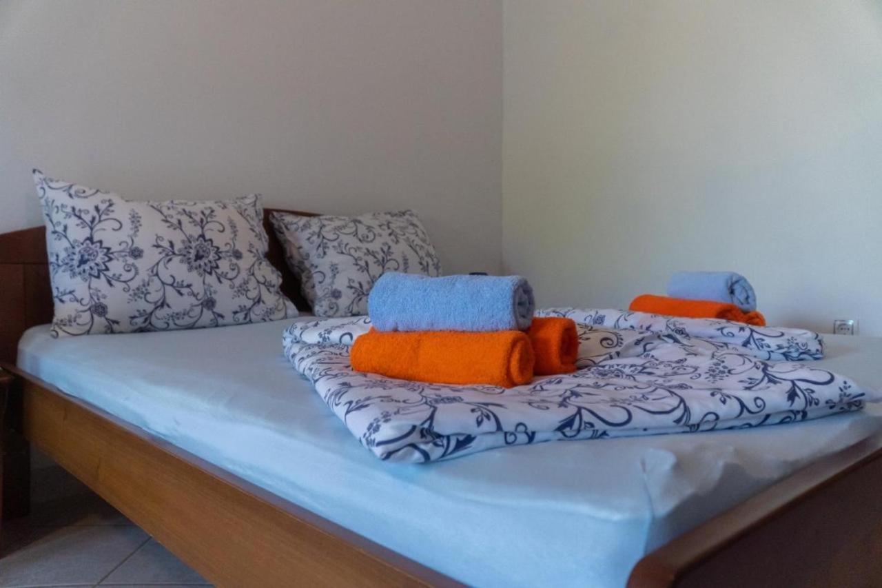 Apartments And Rooms Villa Chiara Krnica Exteriér fotografie